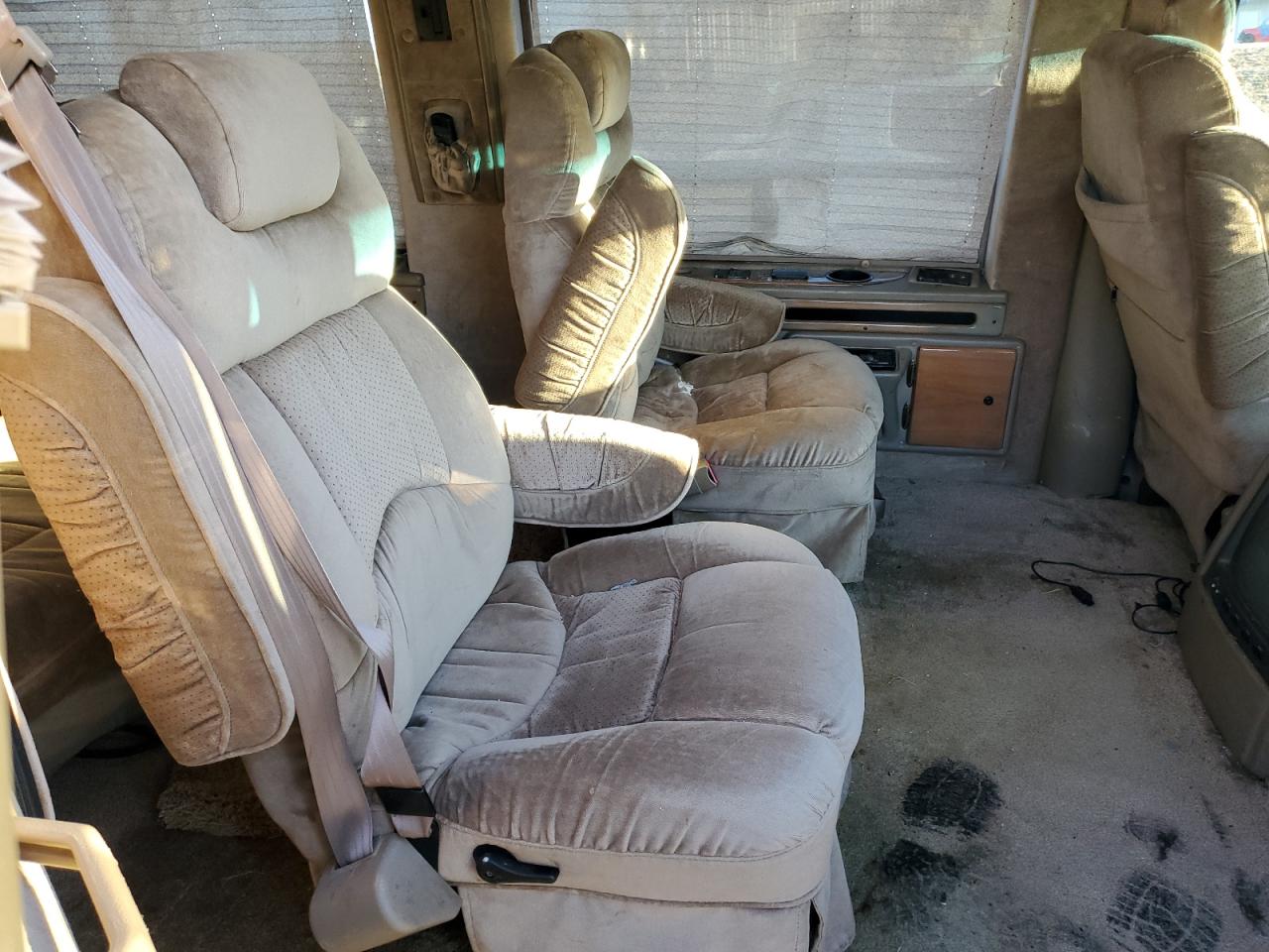 1999 GMC Savana - Image 11
