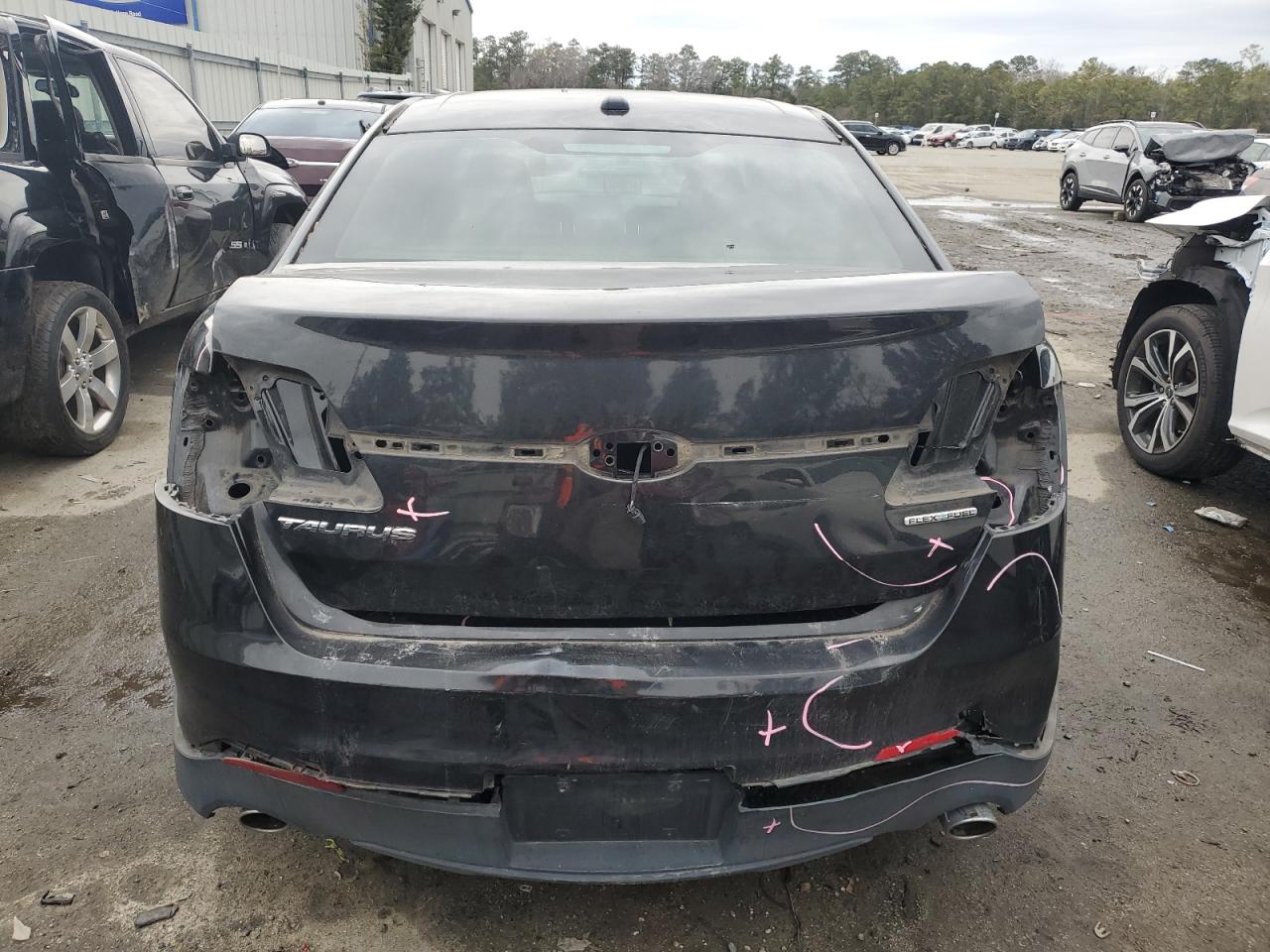 2015 Ford Taurus - Image 6