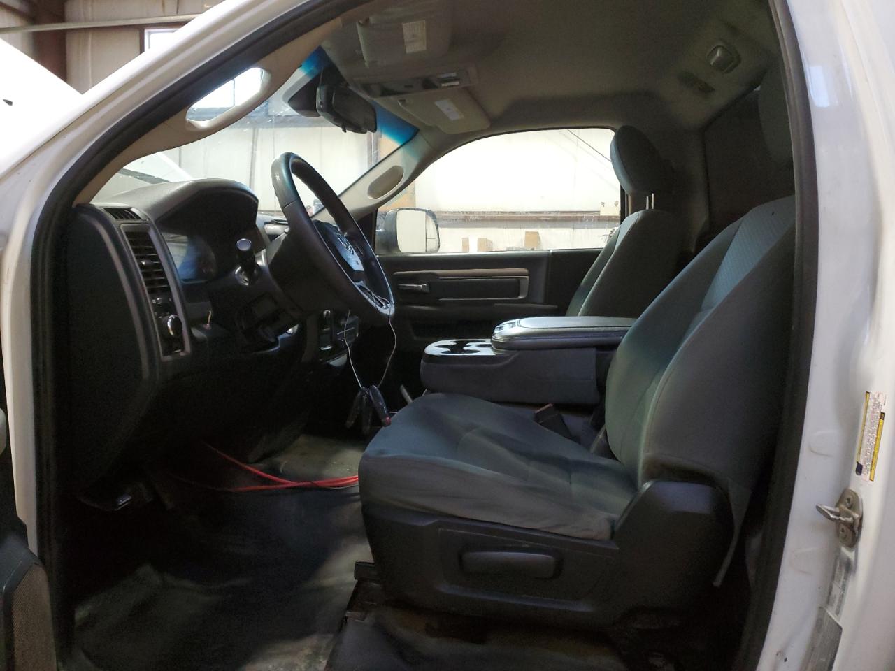 2016 RAM 3500 - Image 7