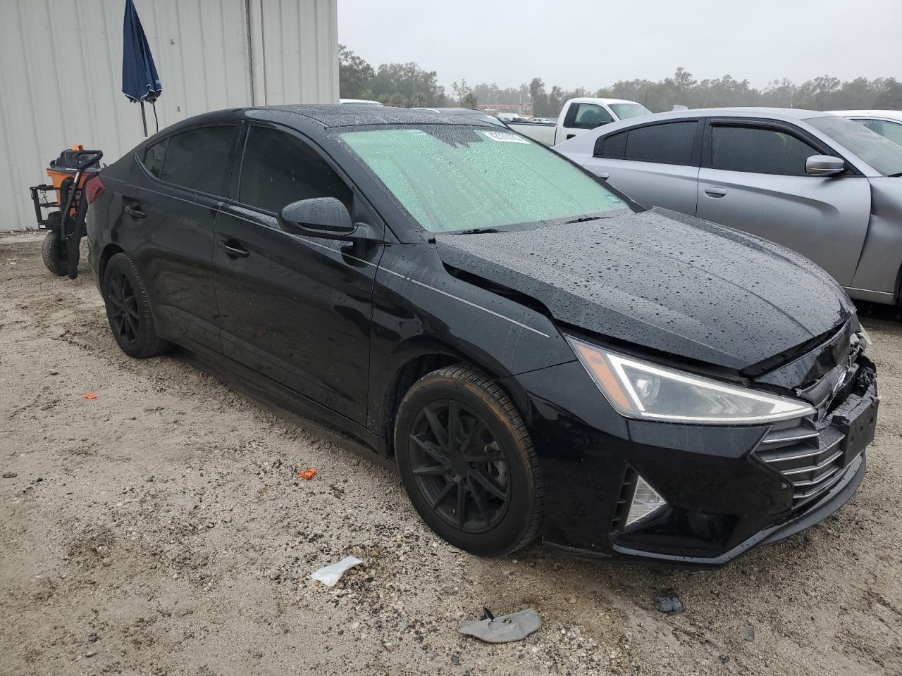 2019 Hyundai Elantra - Image 4