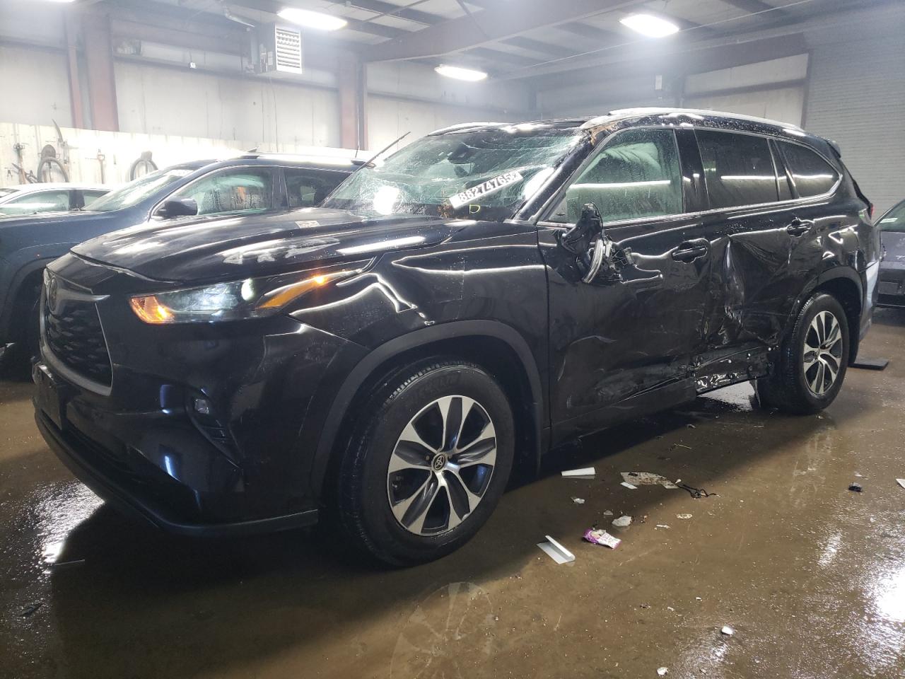 2022 Toyota Highlander - Image 1