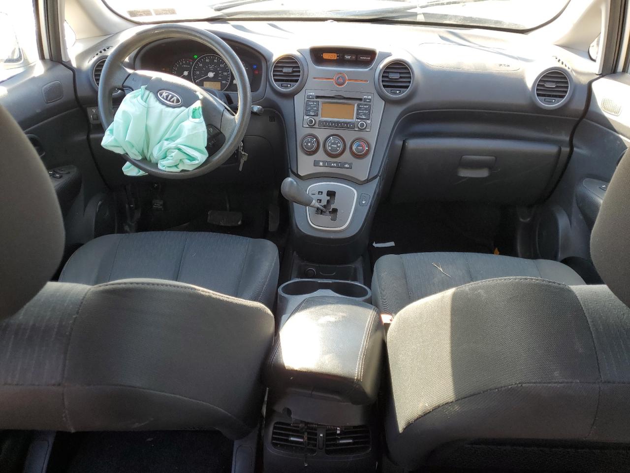 2009 Kia Rondo - Image 8