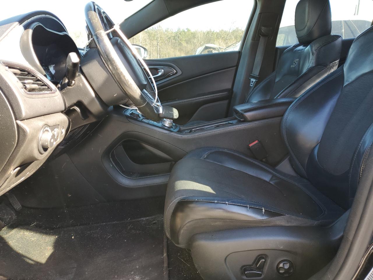 2015 Chrysler 200 - Image 7