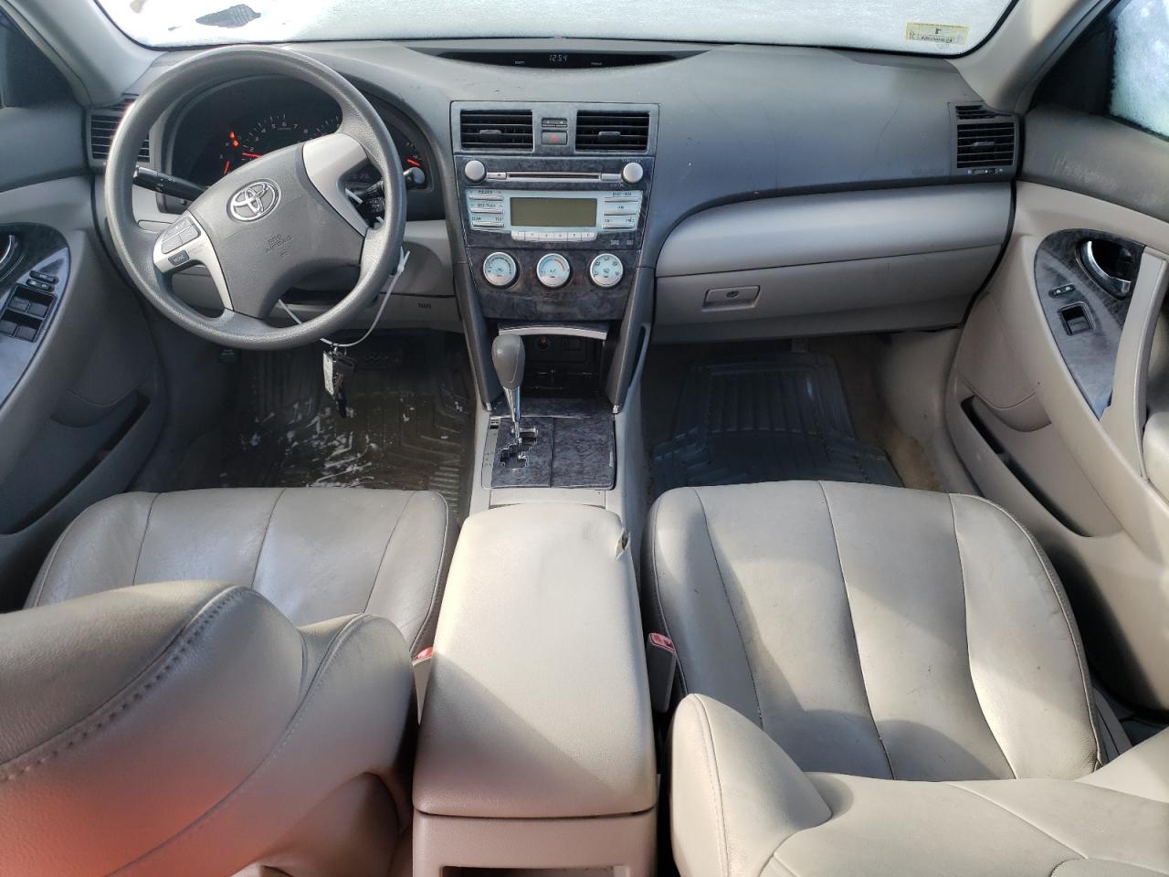 2009 Toyota Camry - Image 8