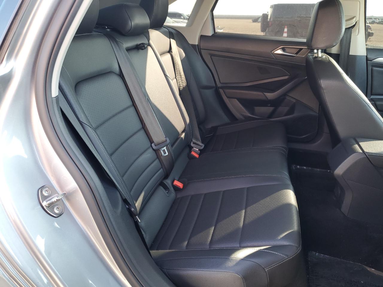 2021 Volkswagen Jetta - Image 10