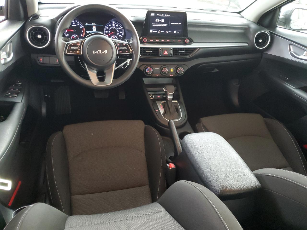 2023 Kia Forte - Image 8