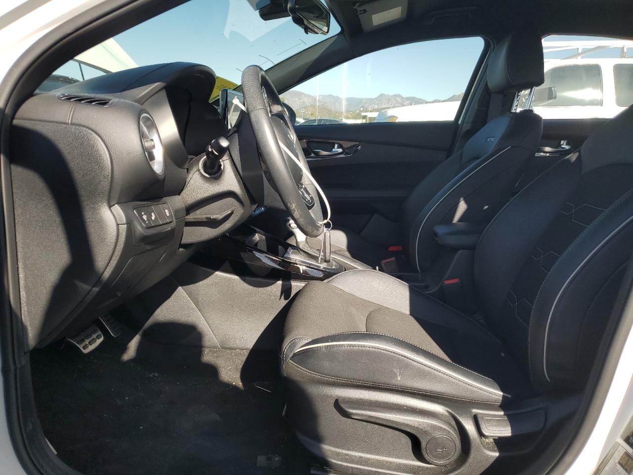 2023 Kia Forte - Image 7