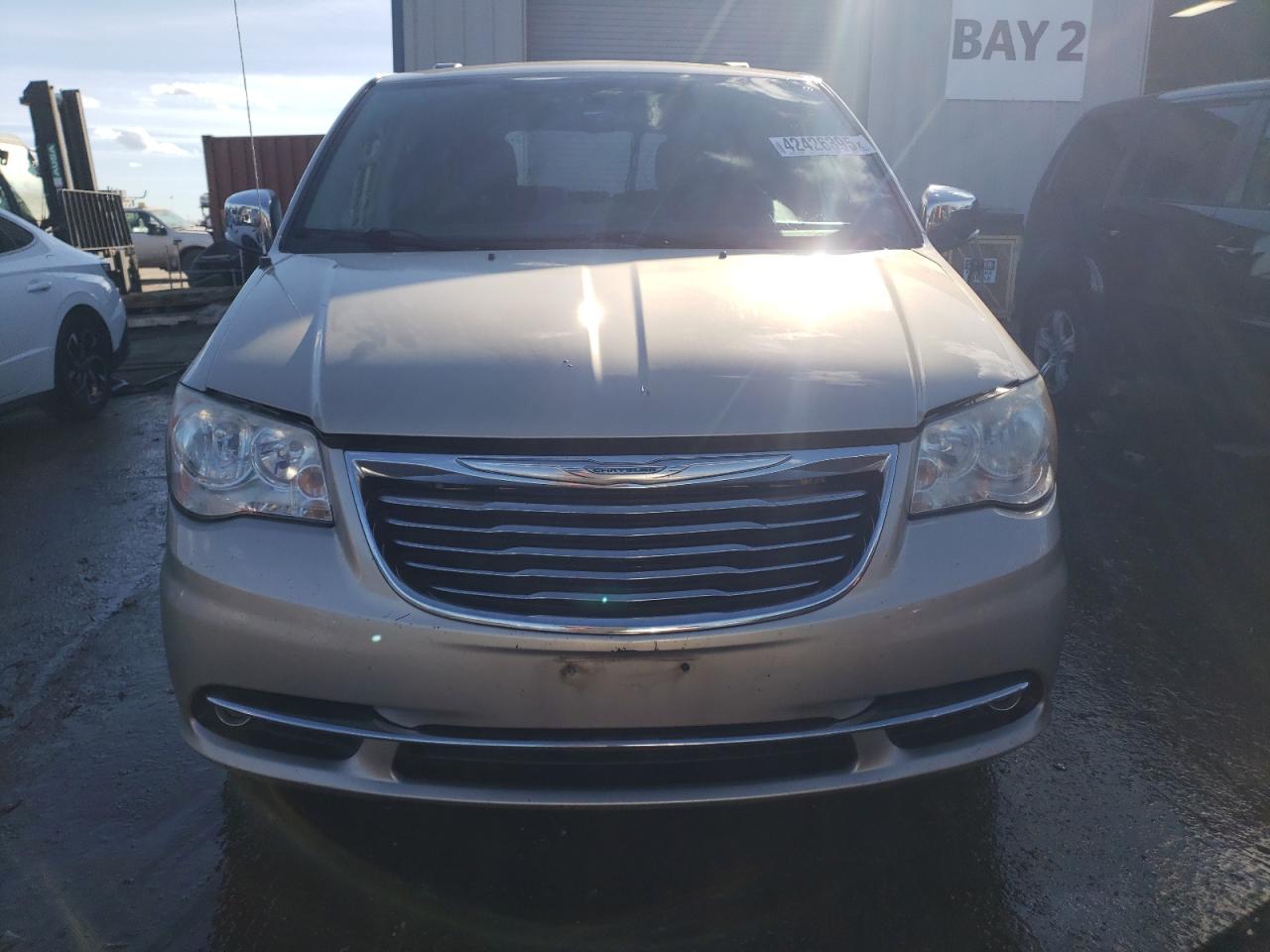 2014 Chrysler Town & Country - Image 5