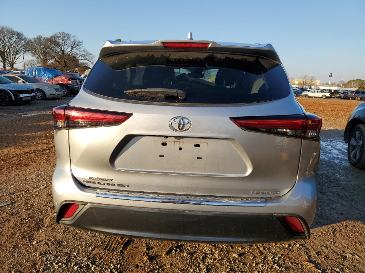 2021 Toyota Highlander - Image 6