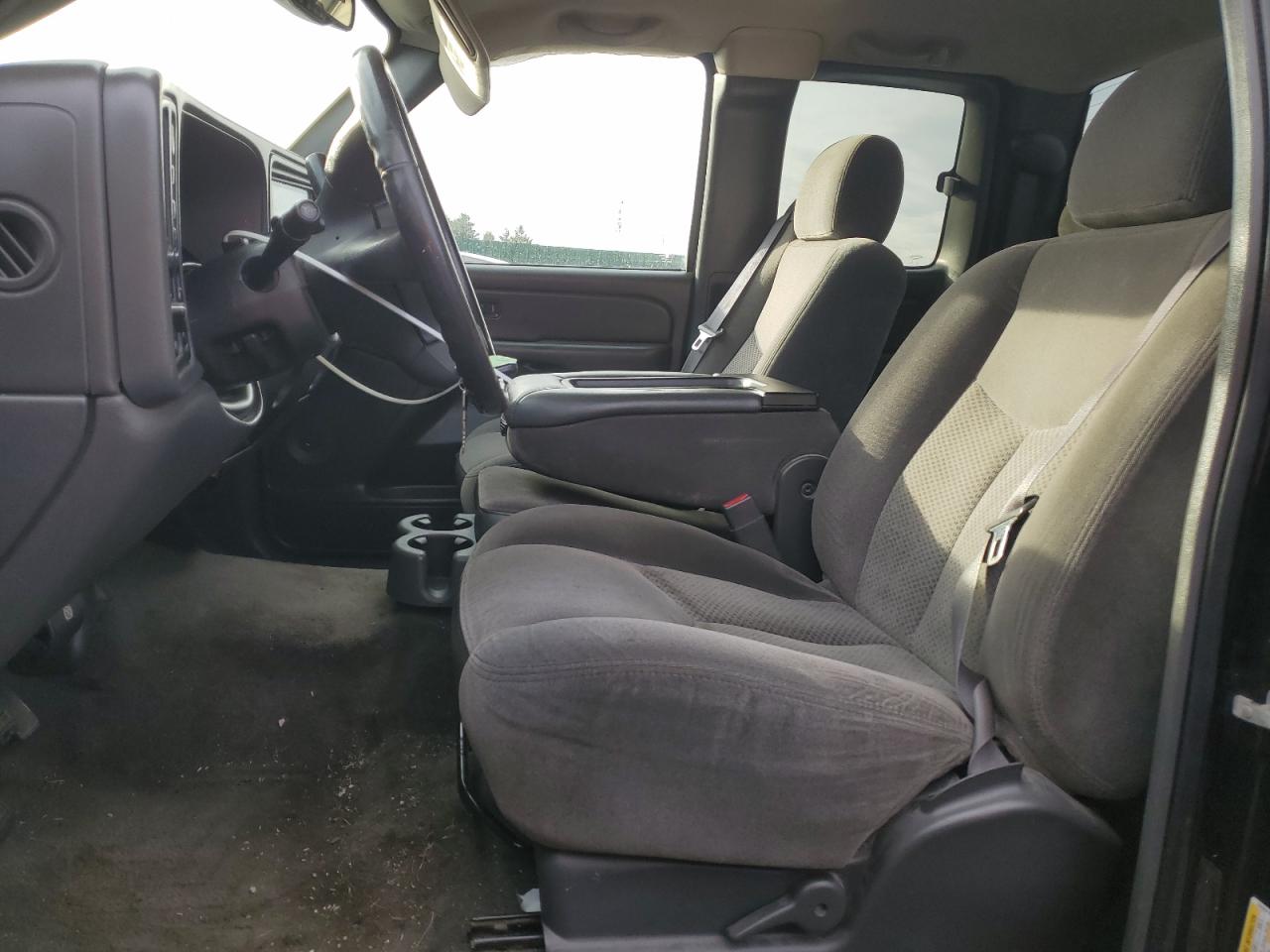 2006 Chevrolet Silverado - Image 7