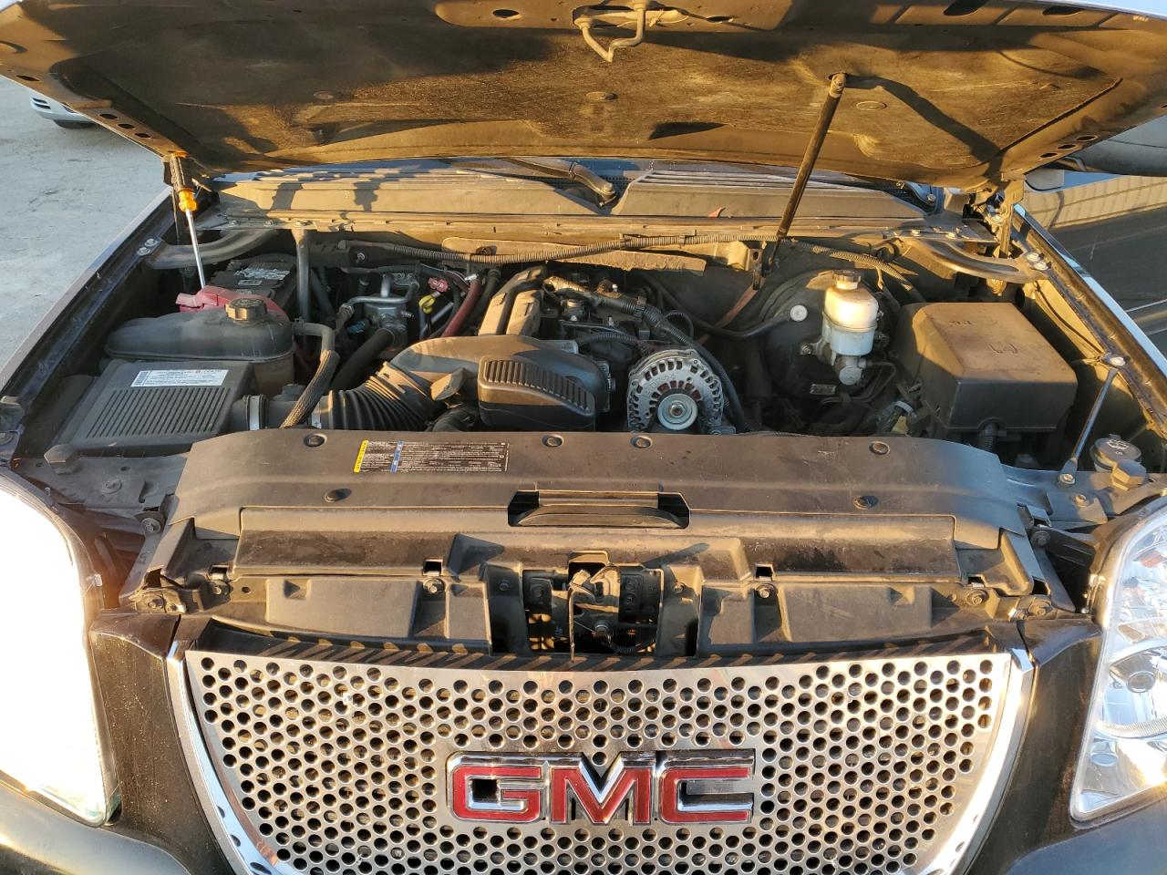 2007 GMC Yukon - Image 12