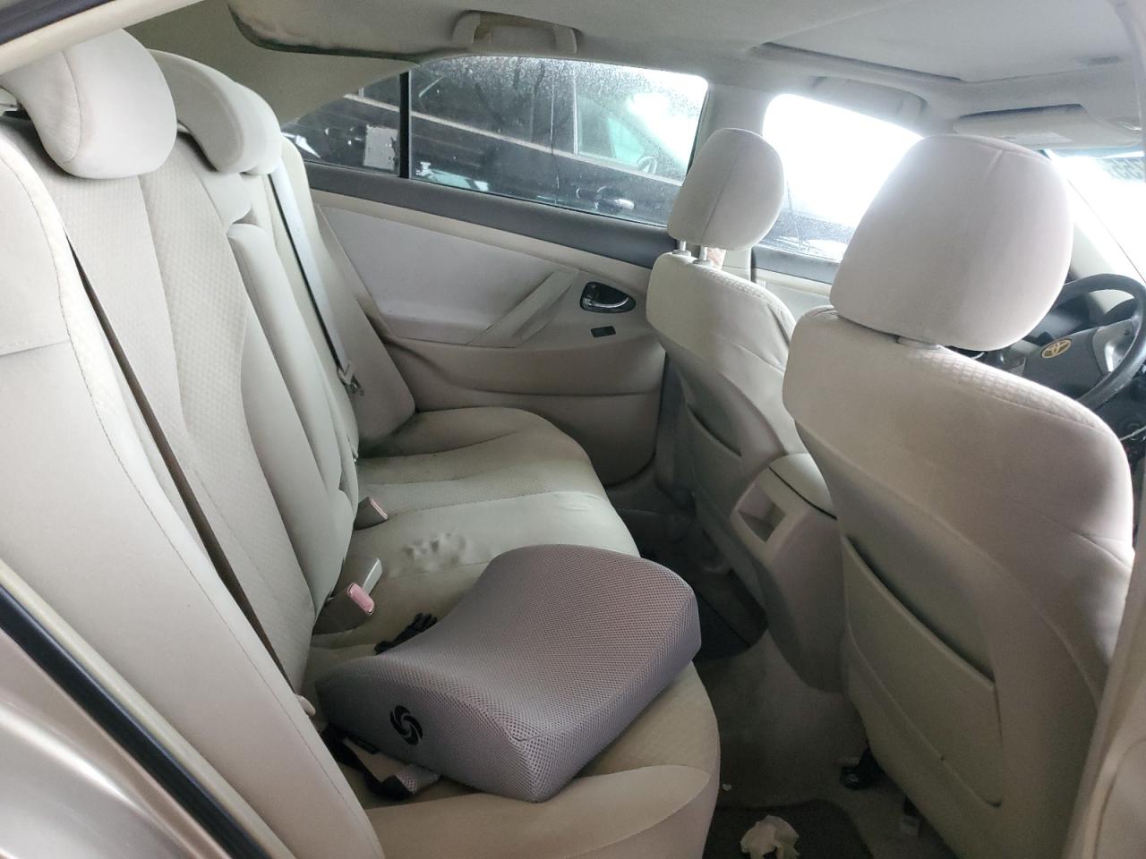 2009 Toyota Camry - Image 10