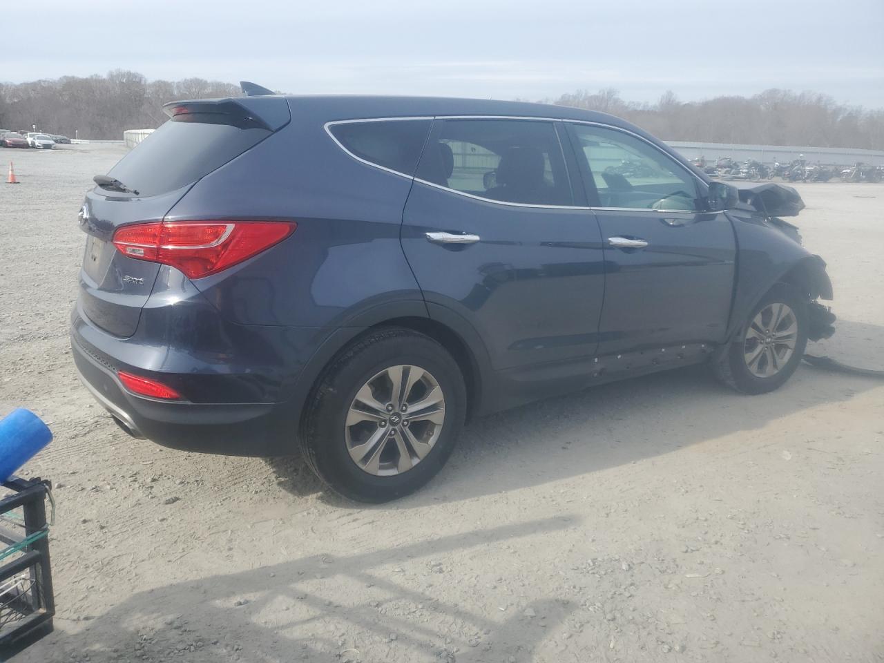 2016 Hyundai Santa Fe - Image 3