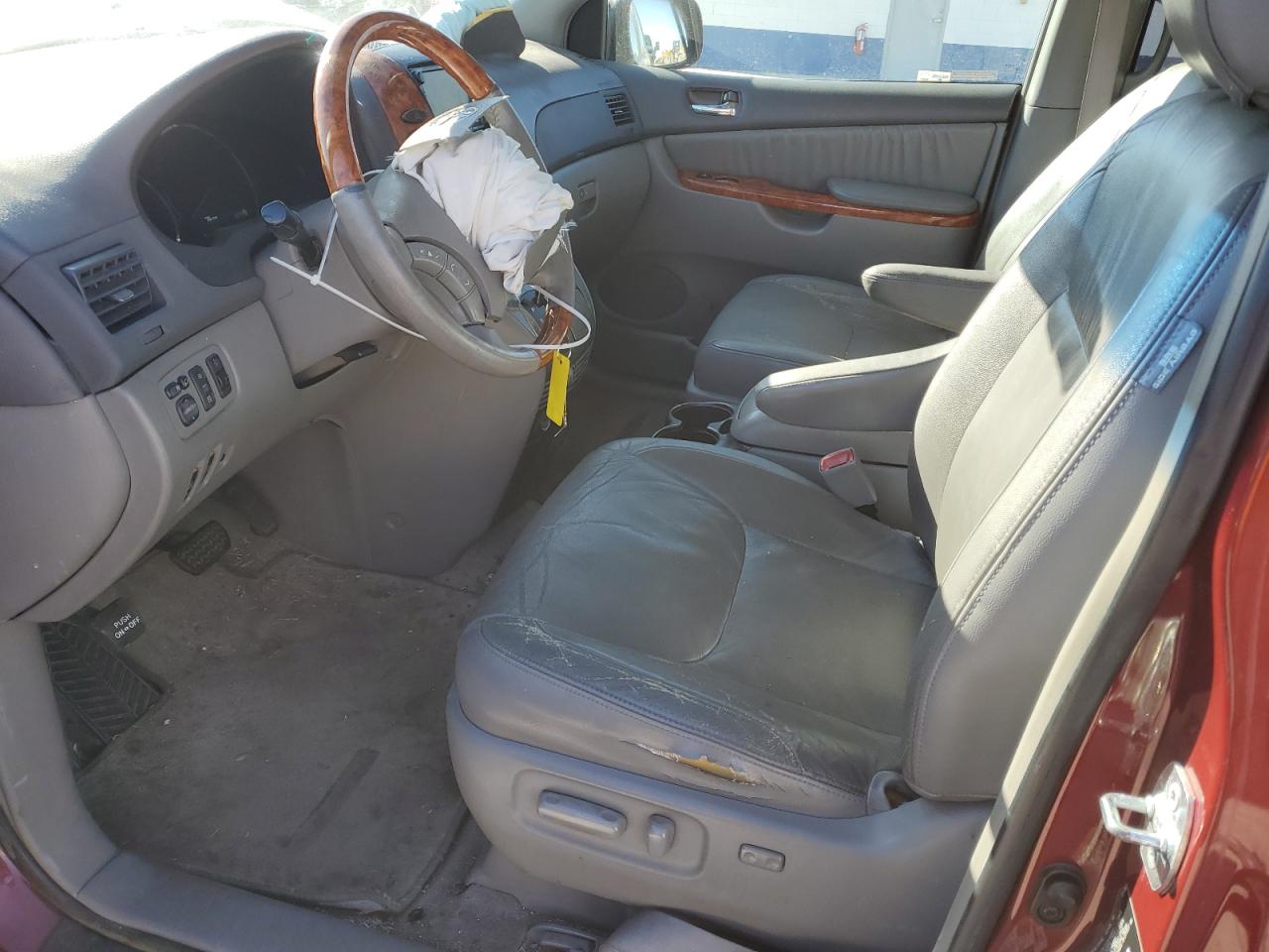 2008 Toyota Sienna - Image 7