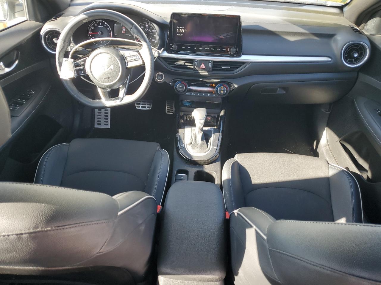 2023 Kia Forte - Image 8