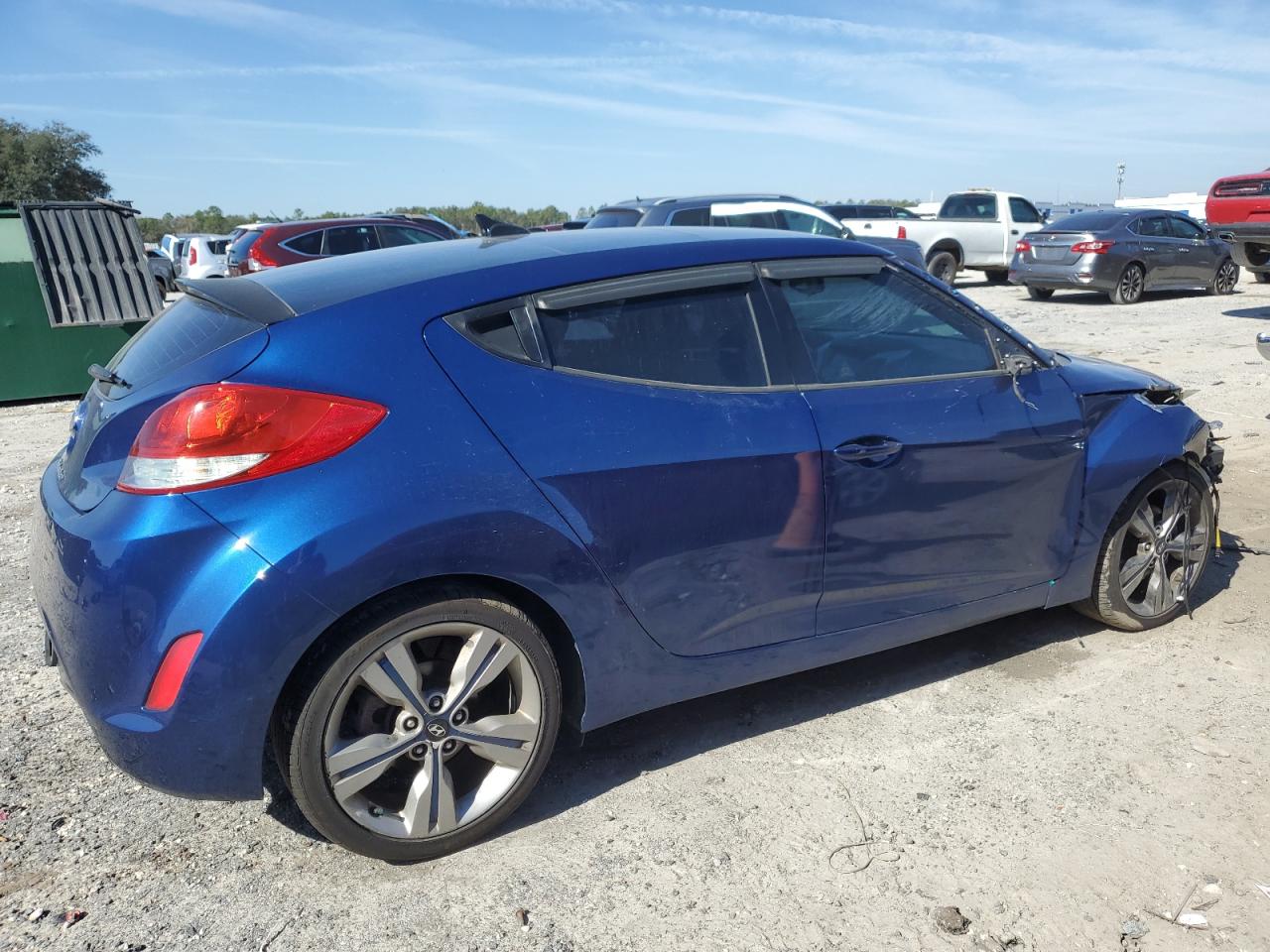 2017 Hyundai Veloster - Image 3