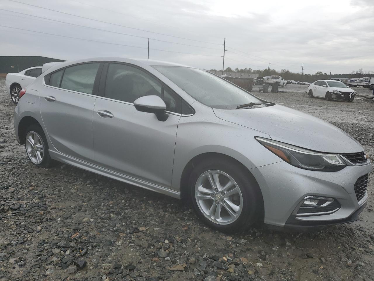 2018 Chevrolet Cruze - Image 4