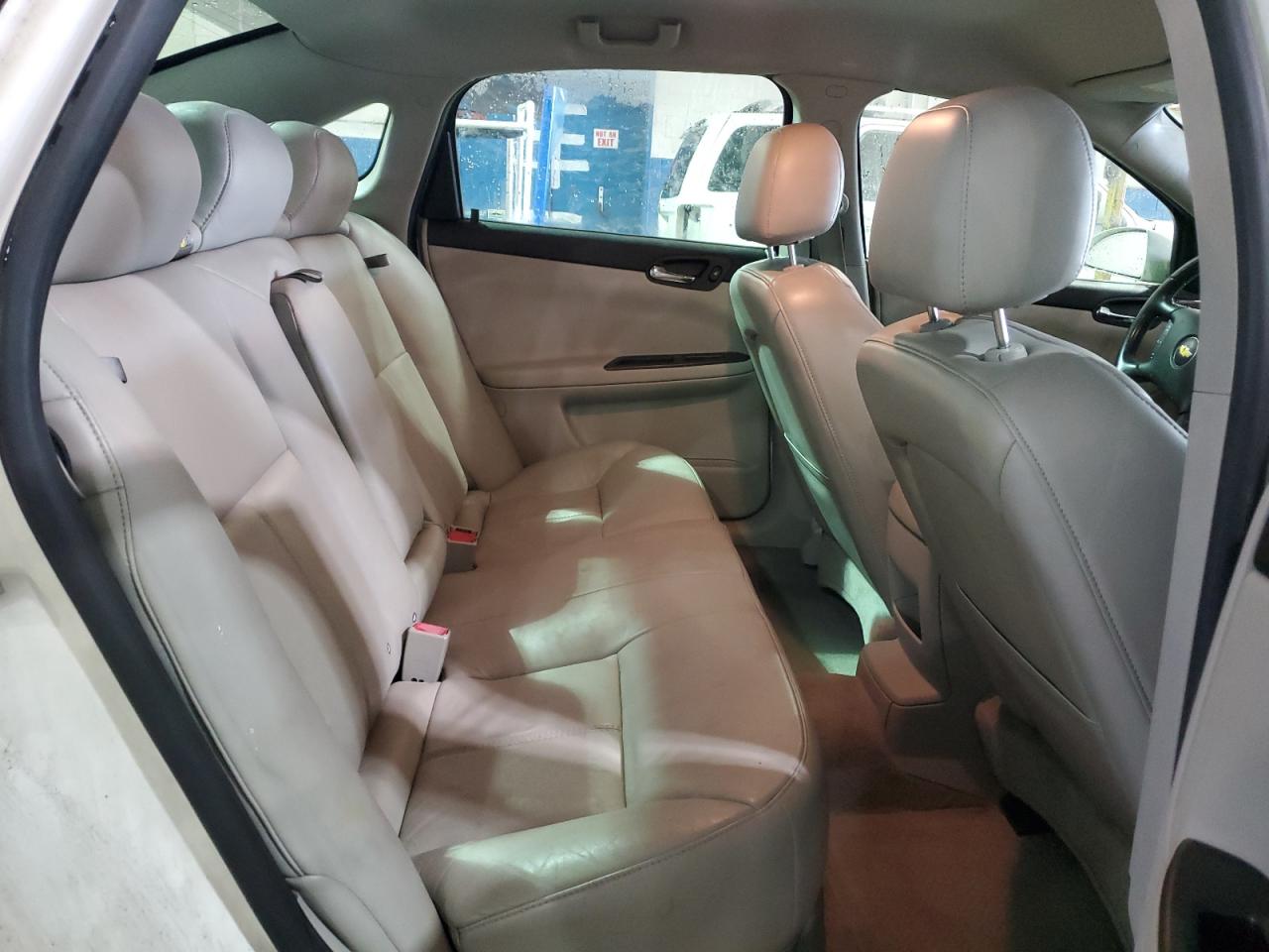 2006 Chevrolet Impala - Image 10
