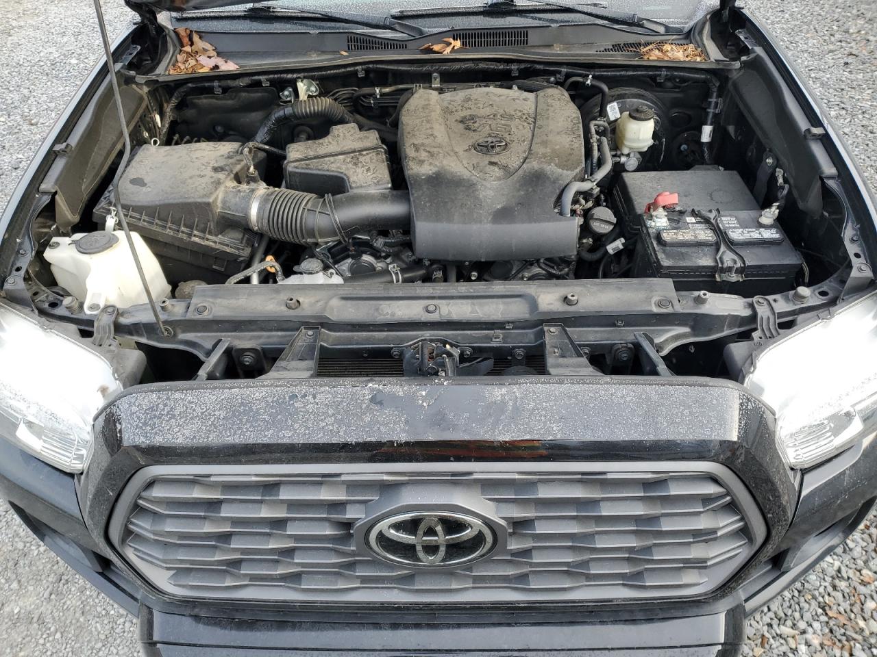 2020 Toyota Tacoma - Image 11