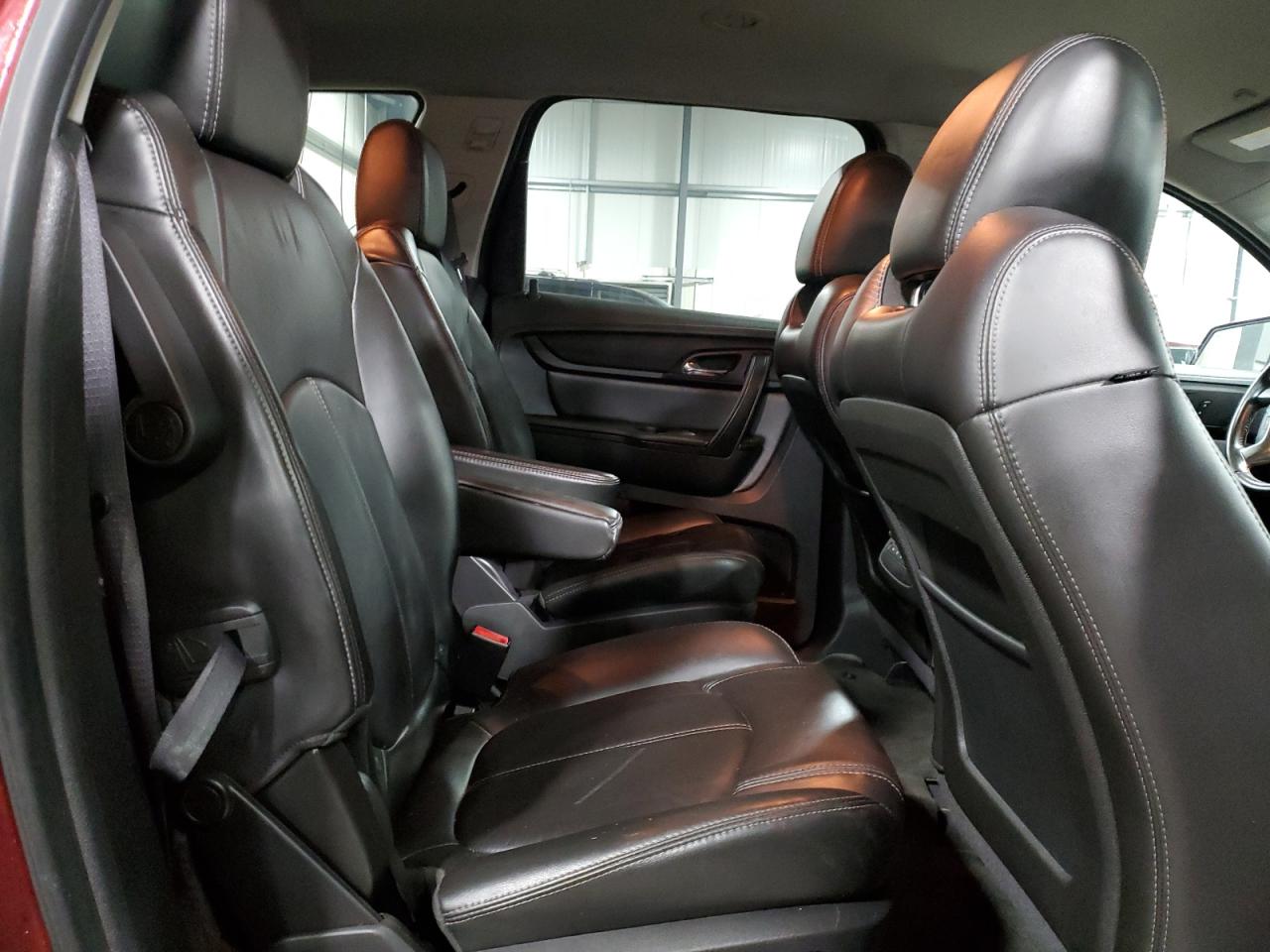2015 Chevrolet Traverse - Image 11