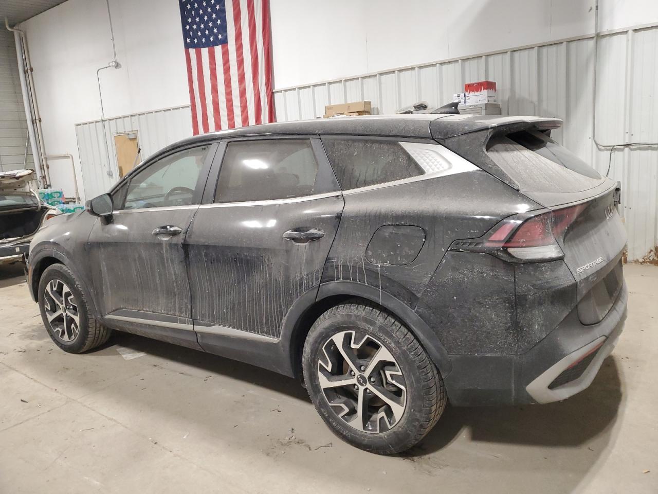 2023 Kia Sportage - Image 2