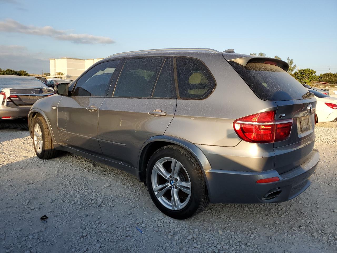 VIN 5UXZV8C54D0C16830 2013 BMW X5 no.2