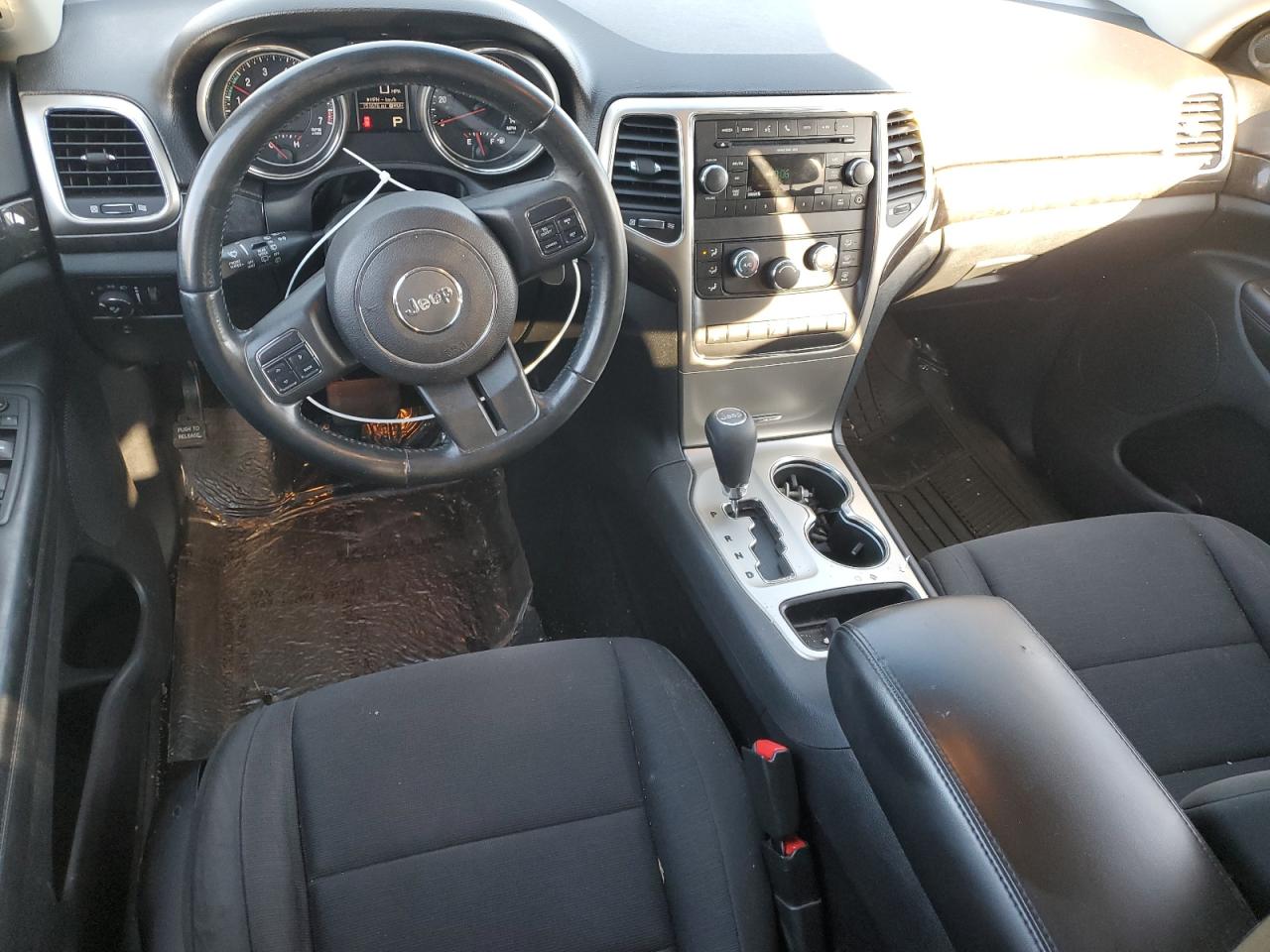 2011 Jeep Grand Cherokee - Image 8