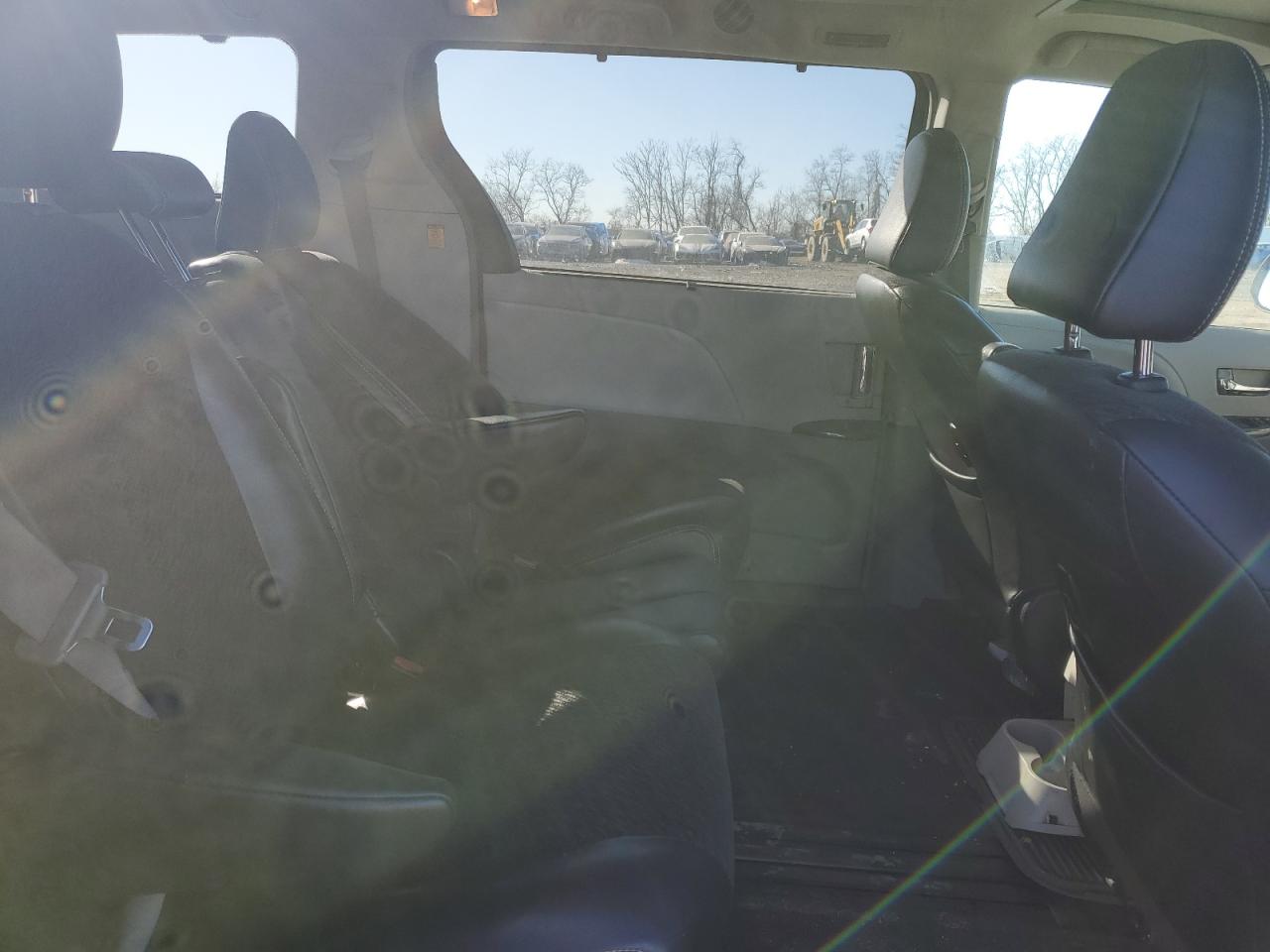 2013 Toyota Sienna - Image 11