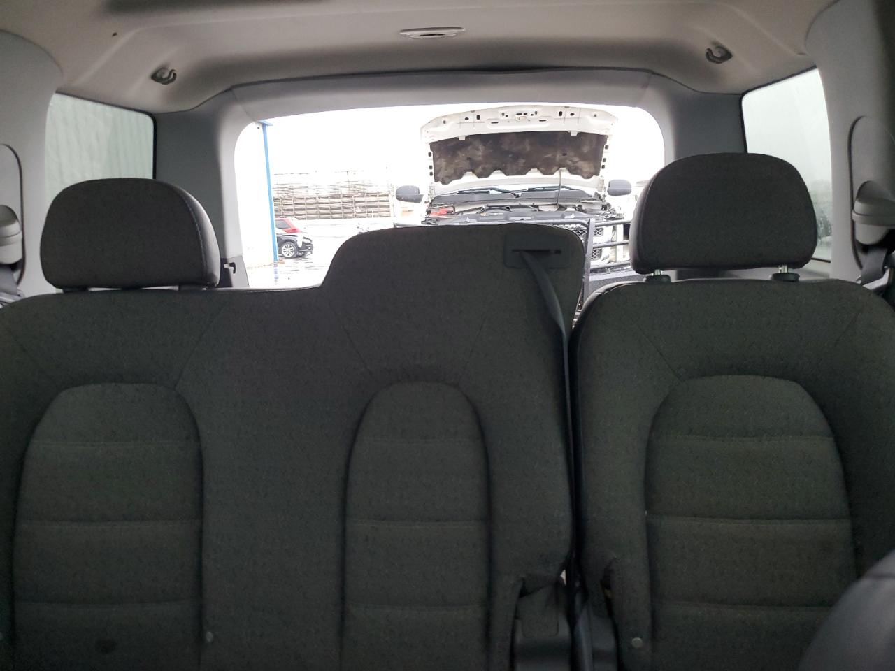 2005 Ford Explorer - Image 10