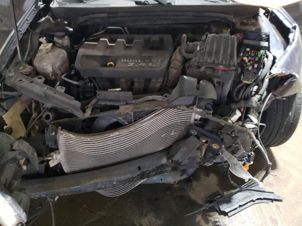 2014 Chrysler 200 - Image 12
