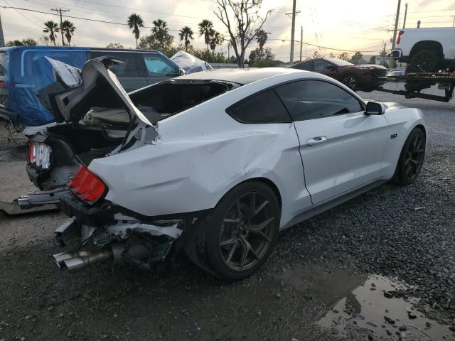  FORD MUSTANG 2018 Белы