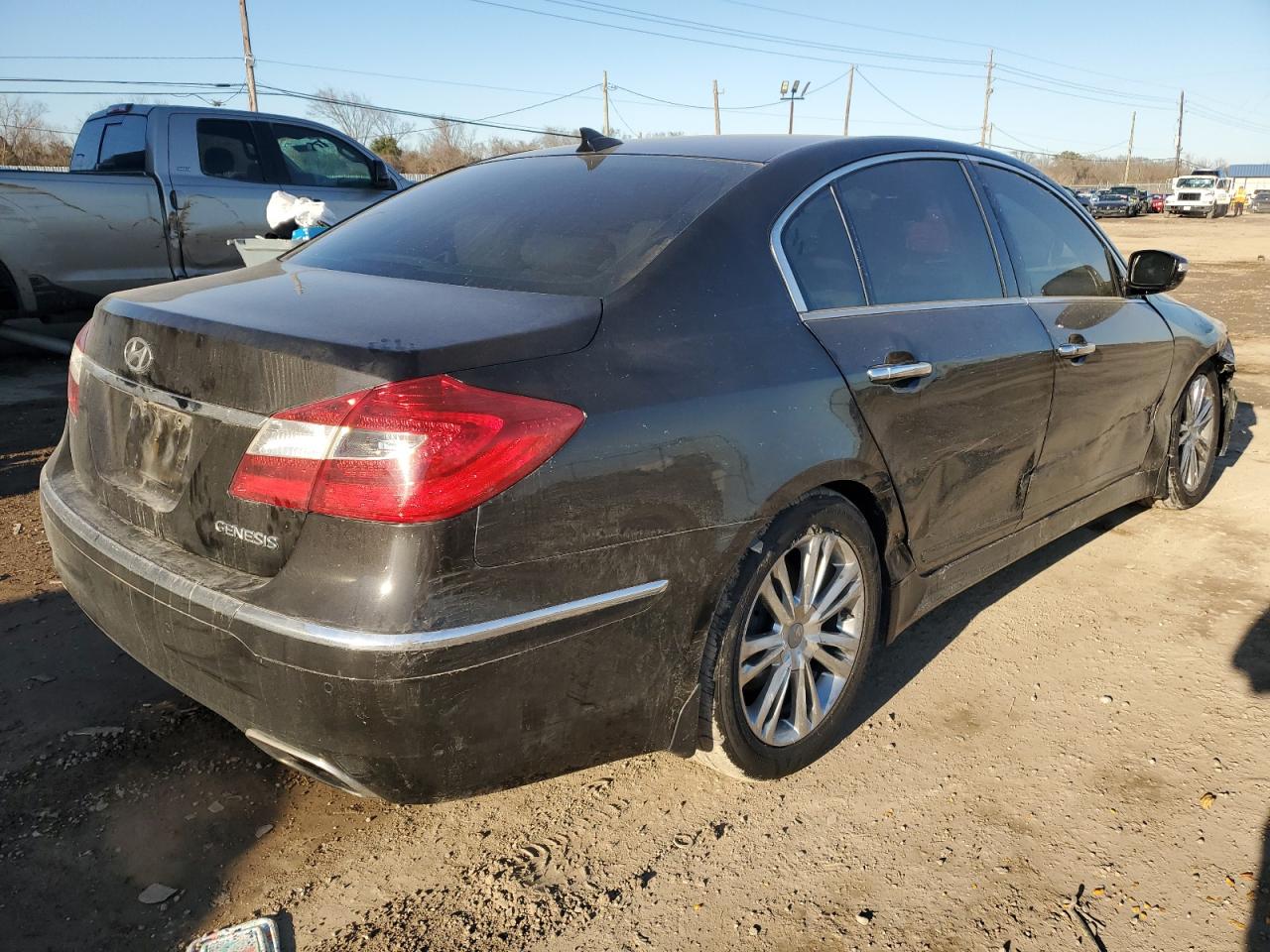 2014 Hyundai Genesis - Image 3