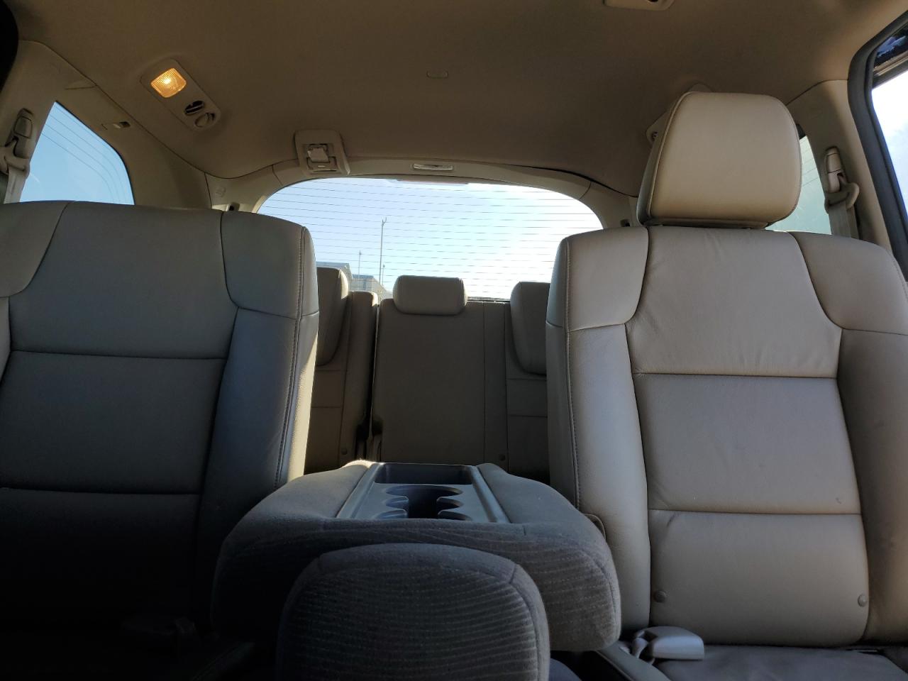 2012 Honda Odyssey - Image 10