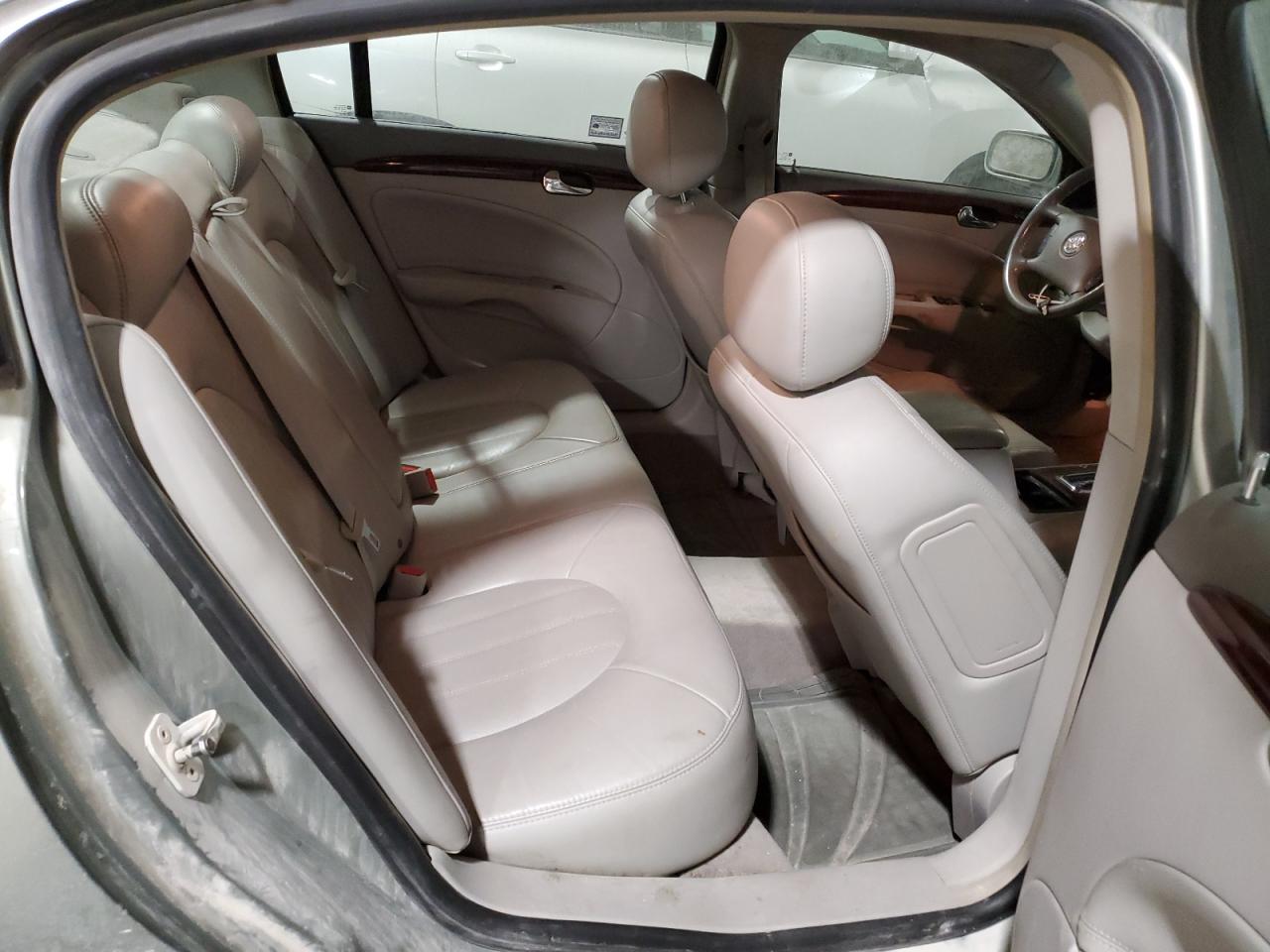 2006 Buick Lucerne - Image 10