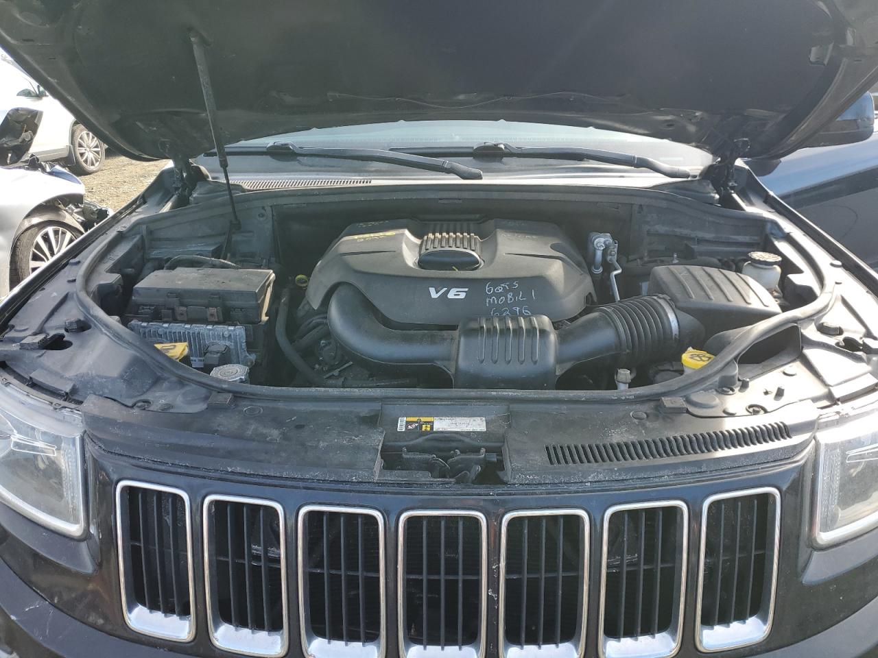2015 Jeep Grand Cherokee - Image 12