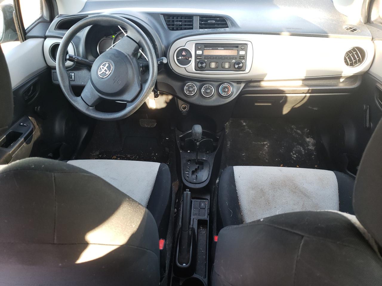 2012 Toyota Yaris - Image 8