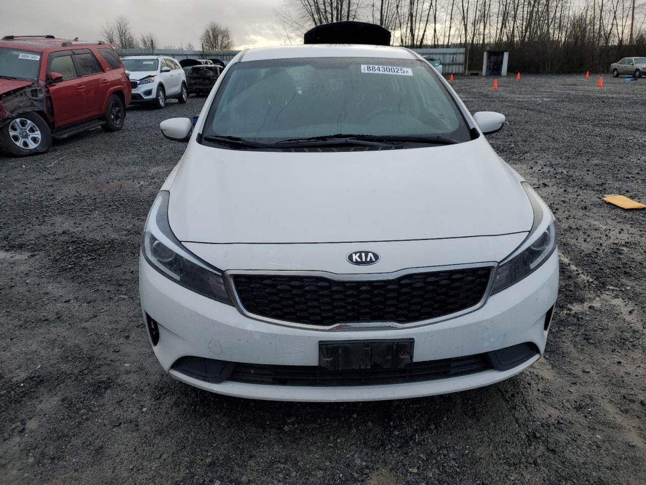 VIN 3KPFK4A75JE239768 2018 KIA FORTE no.5