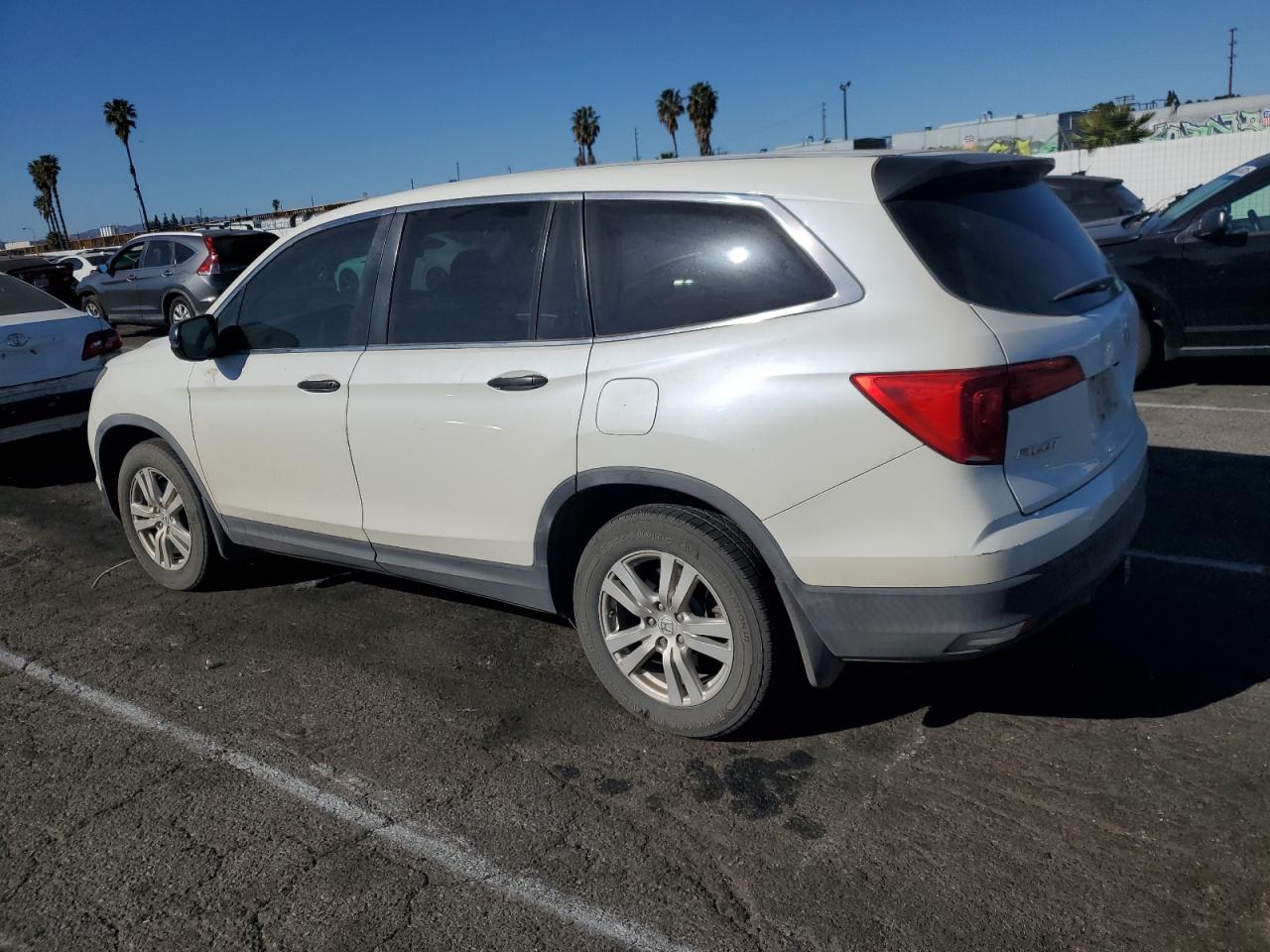 VIN 5FNYF5H12HB039357 2017 HONDA PILOT no.2