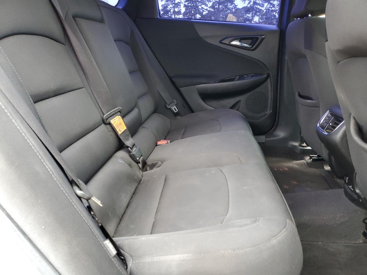 2016 Chevrolet Malibu - Image 10