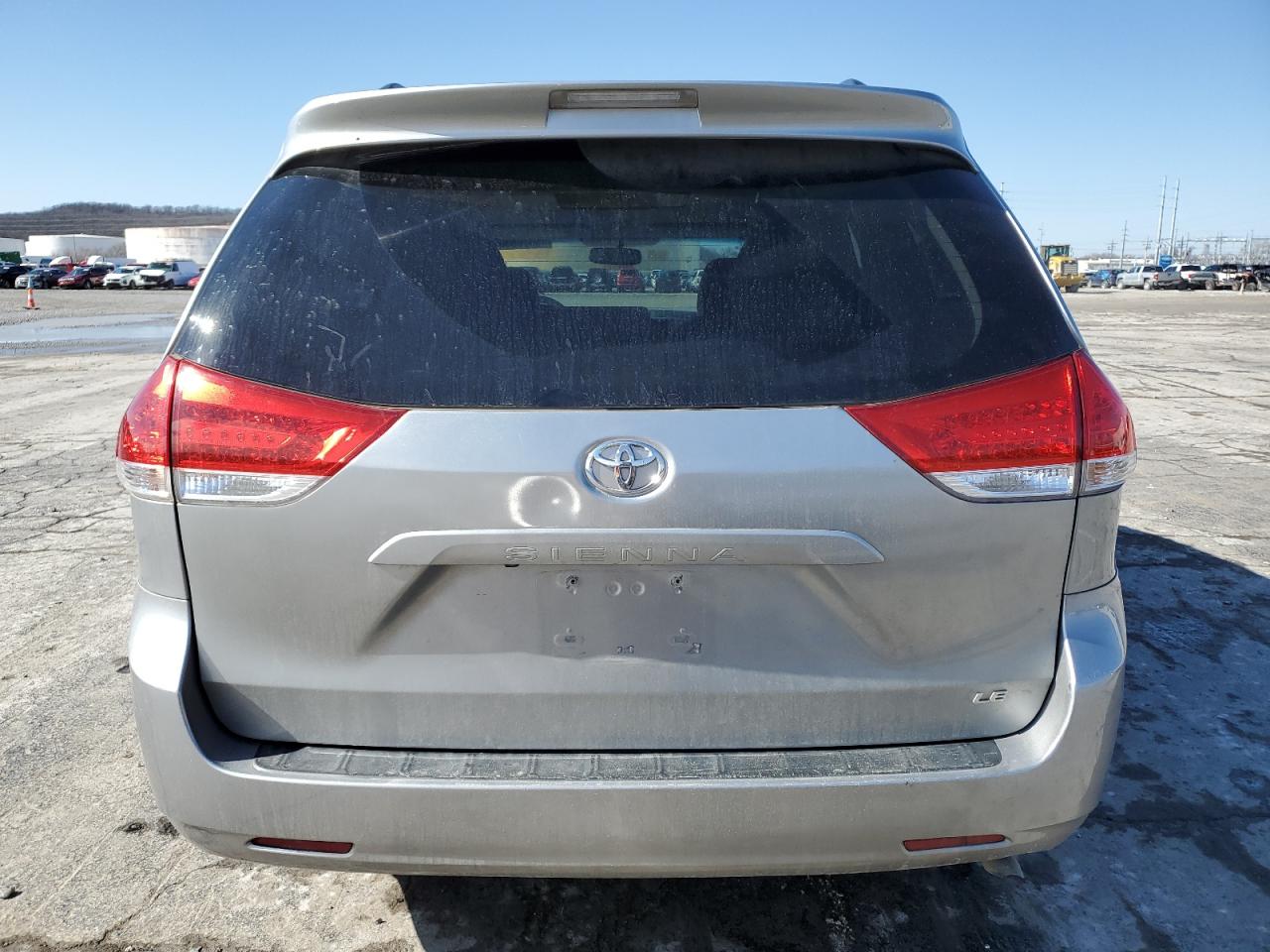 2013 Toyota Sienna - Image 6