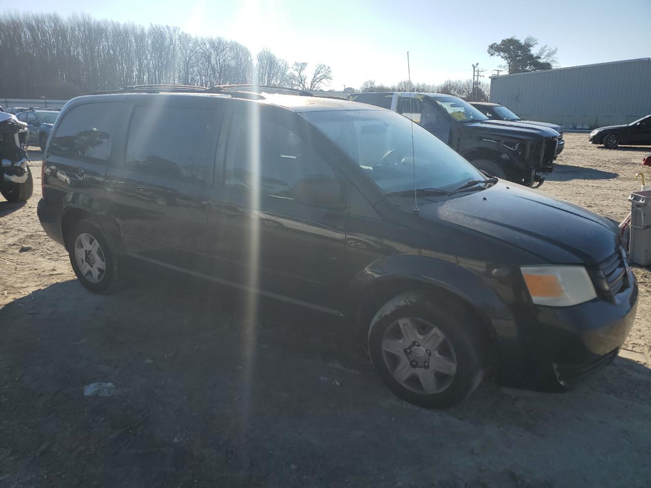 2009 Dodge Caravan - Image 4