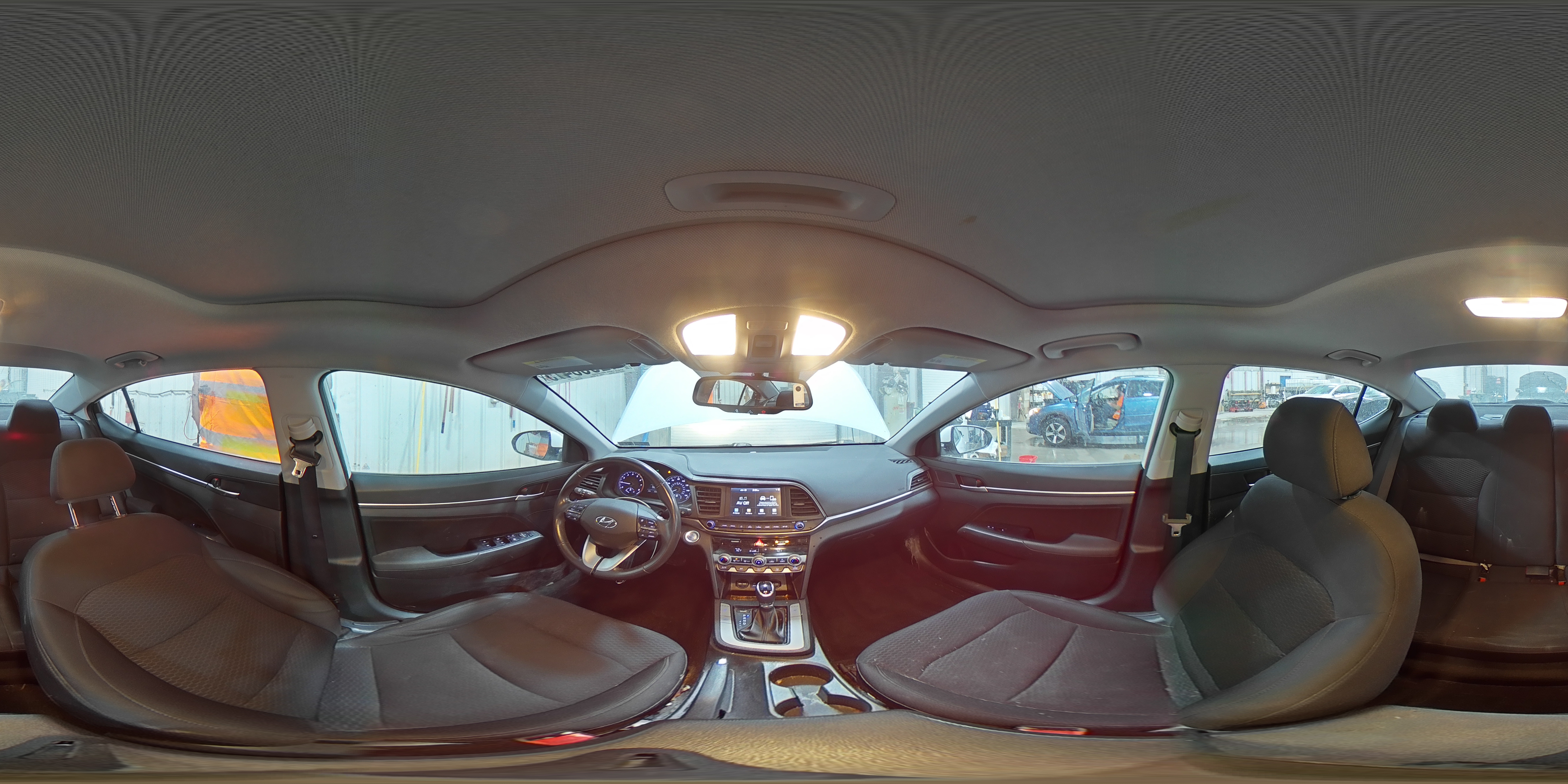 2020 Hyundai Elantra - Image 15