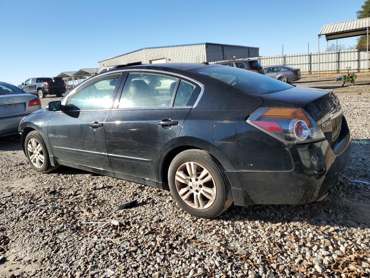 2010 Nissan Altima - Image 2