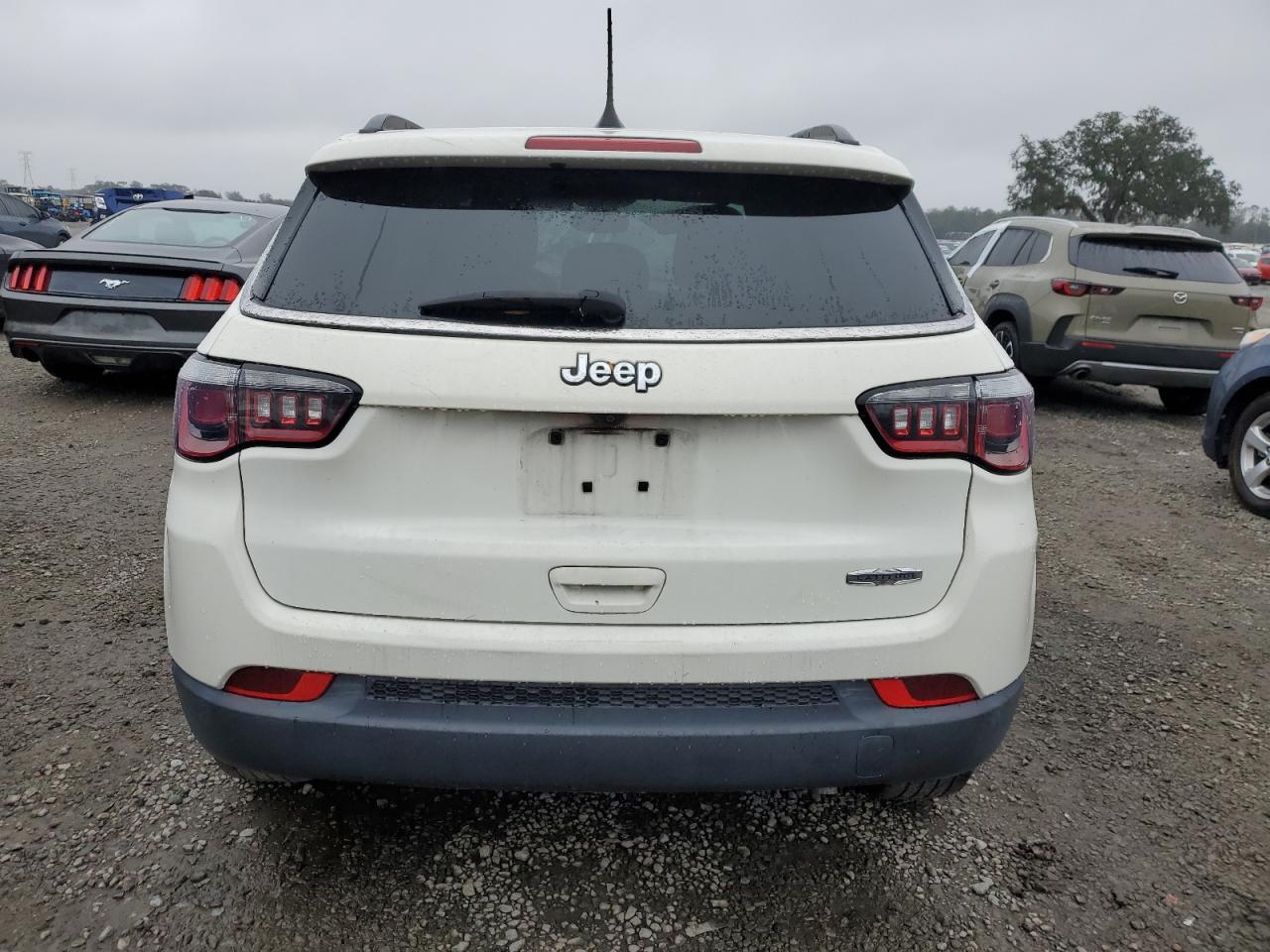 2019 Jeep Compass - Image 6