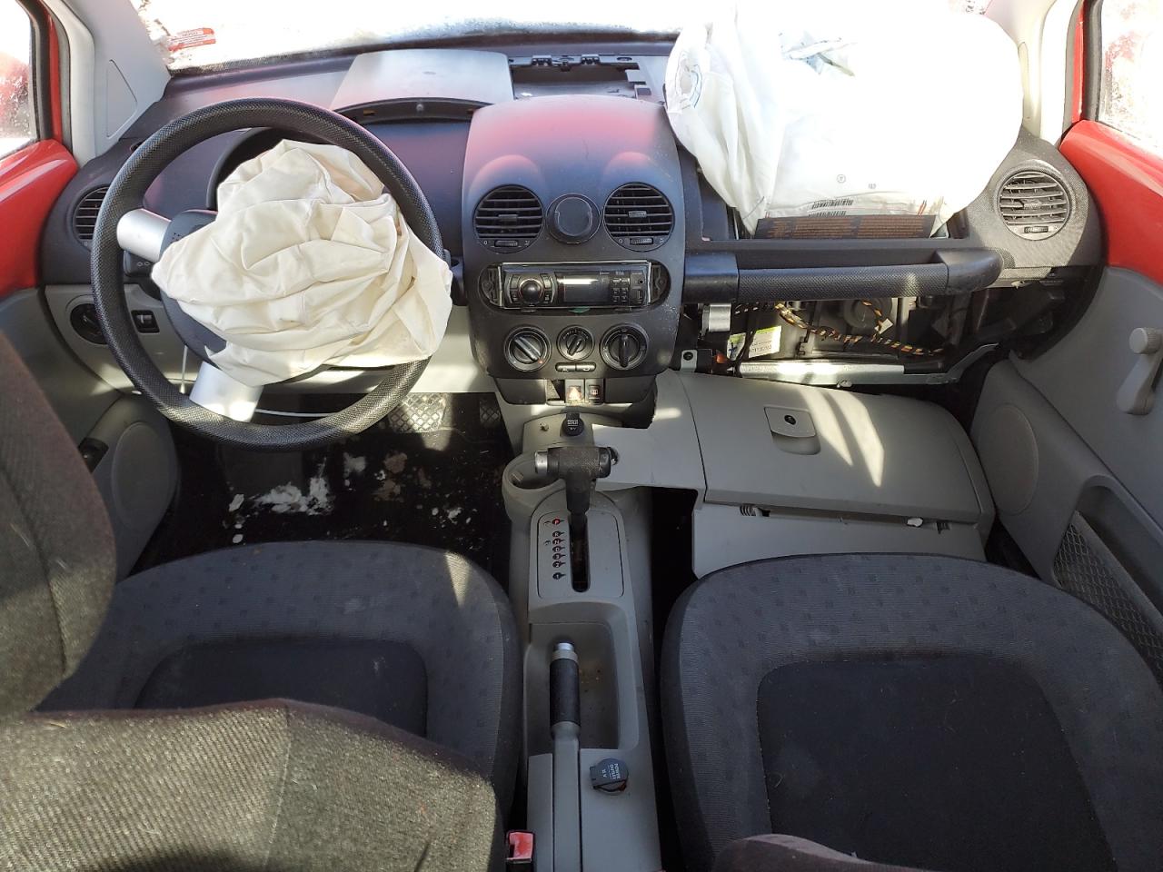 2002 Volkswagen Beetle - Image 8