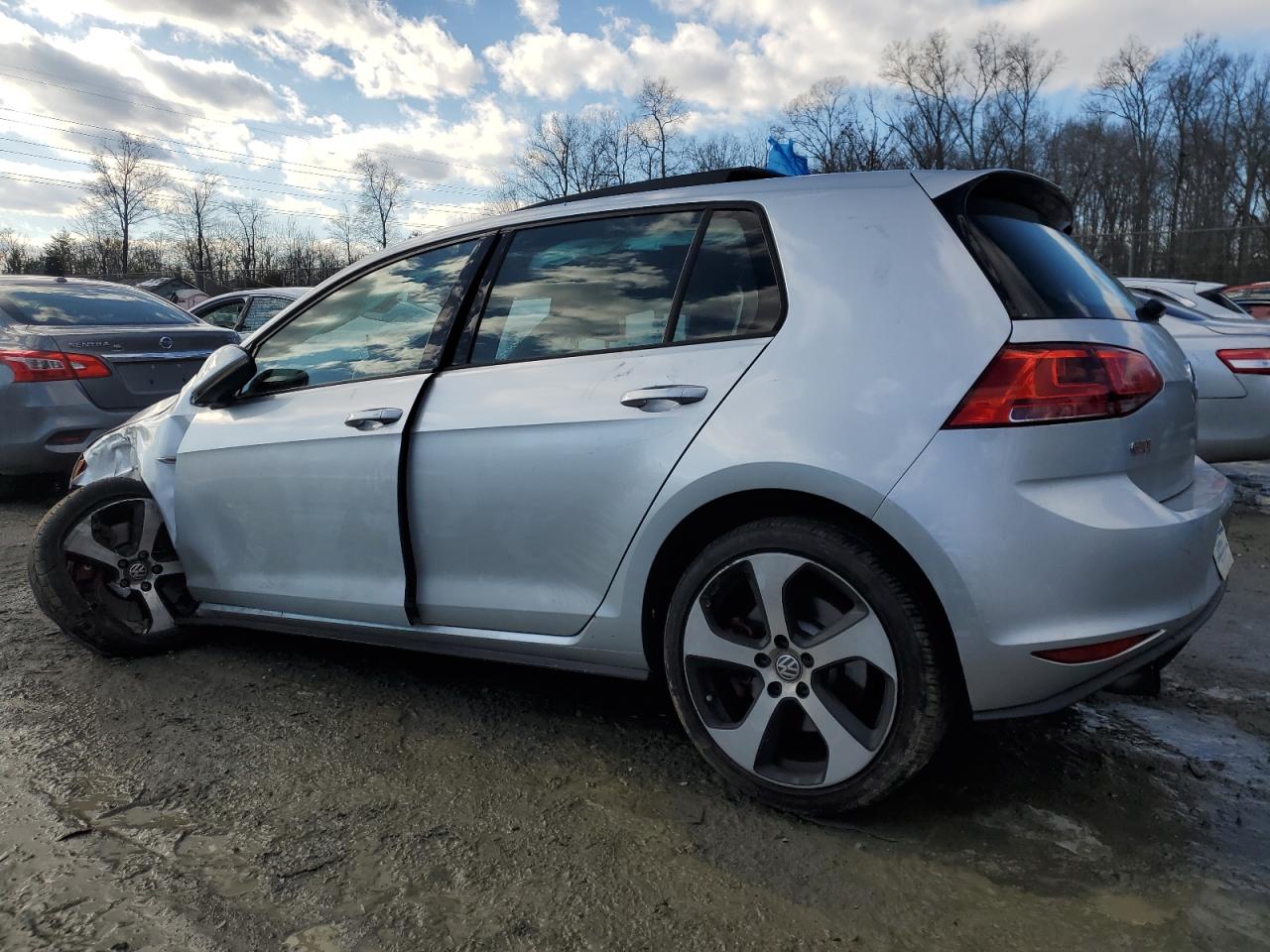 2017 Volkswagen GTI - Image 2