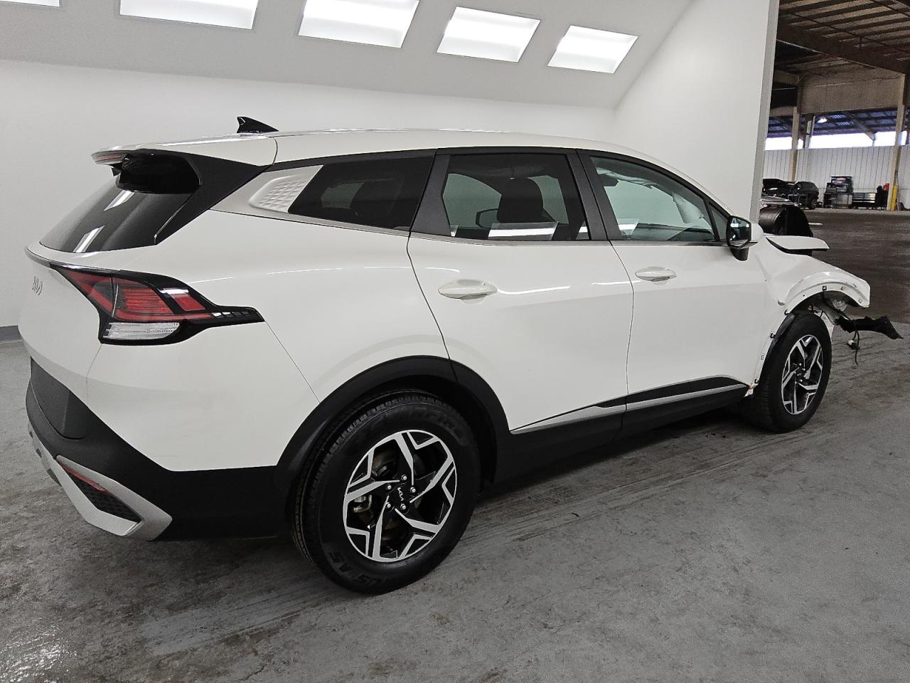 2023 Kia Sportage - Image 3