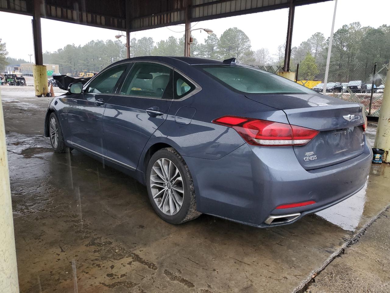 2015 Hyundai Genesis - Image 2
