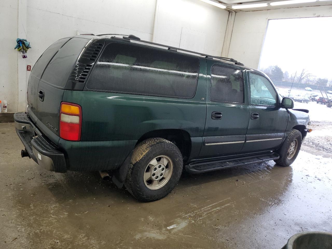 2001 Chevrolet Suburban - Image 3