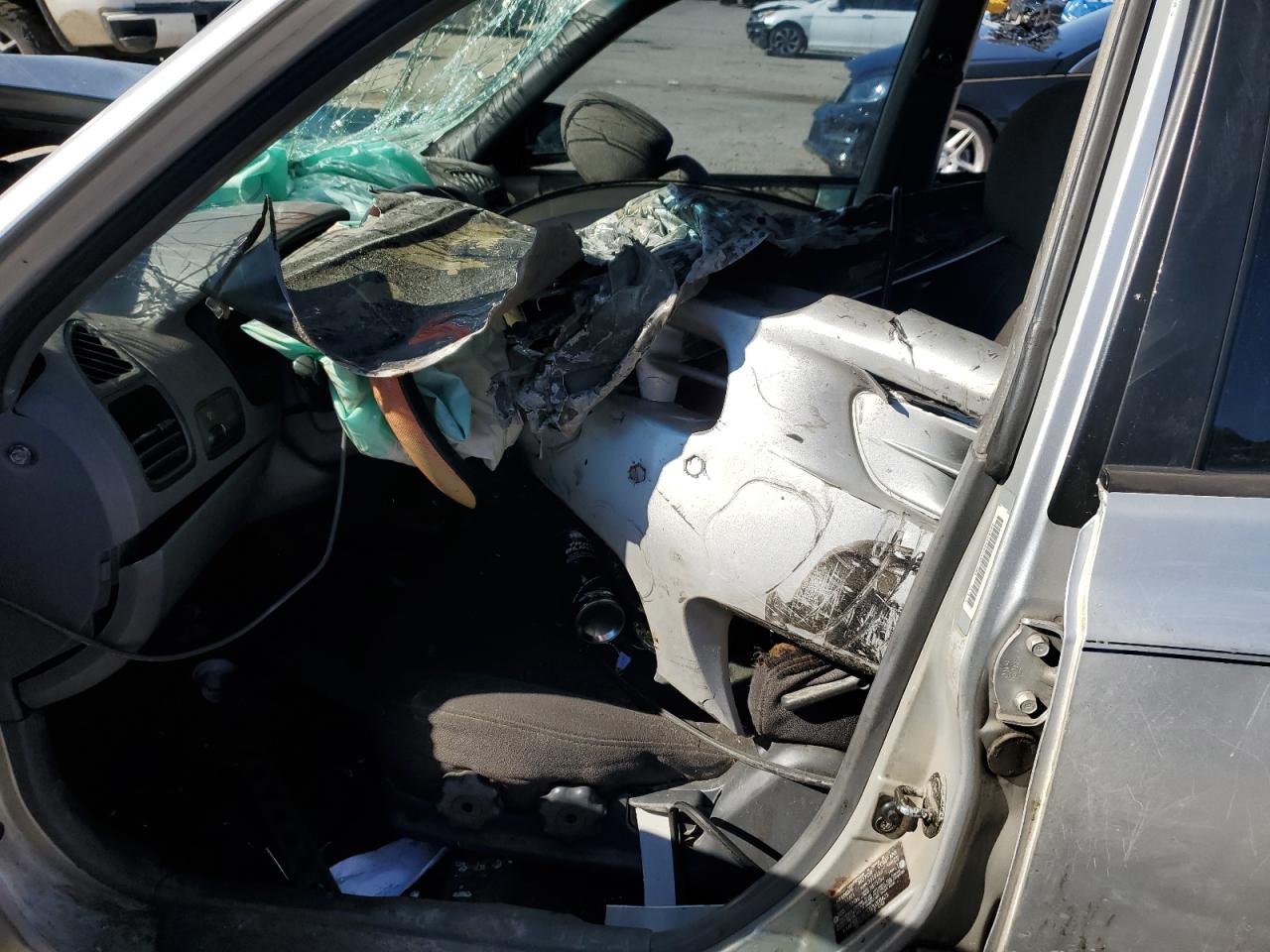 2002 Hyundai Accent - Image 7